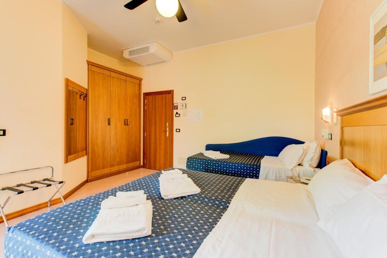 Hotel Verona Cesenatico Exterior foto