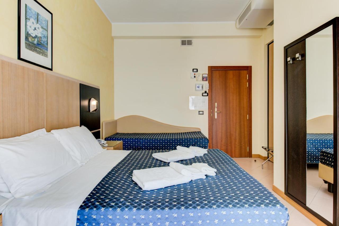 Hotel Verona Cesenatico Exterior foto