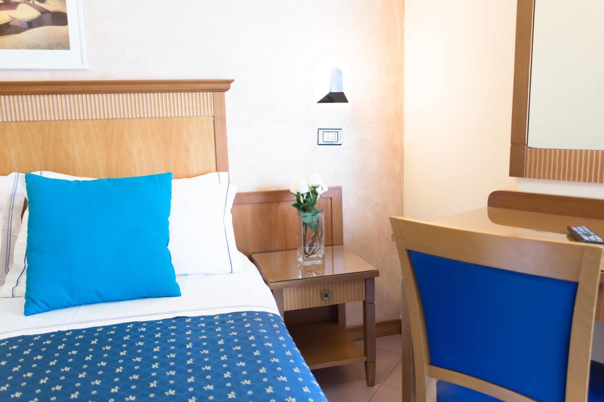 Hotel Verona Cesenatico Habitación foto