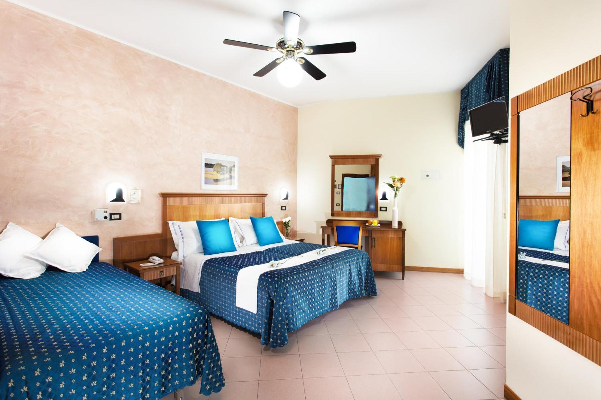 Hotel Verona Cesenatico Habitación foto