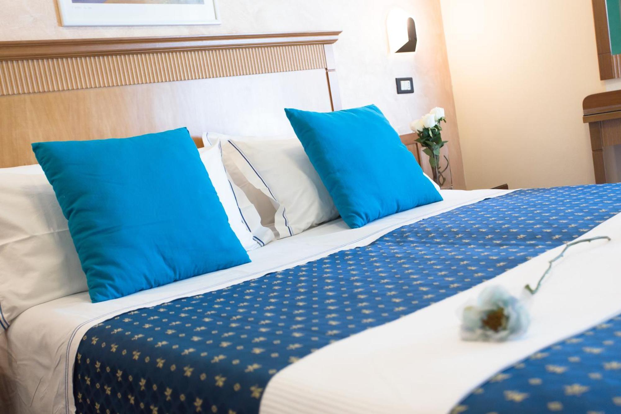 Hotel Verona Cesenatico Habitación foto